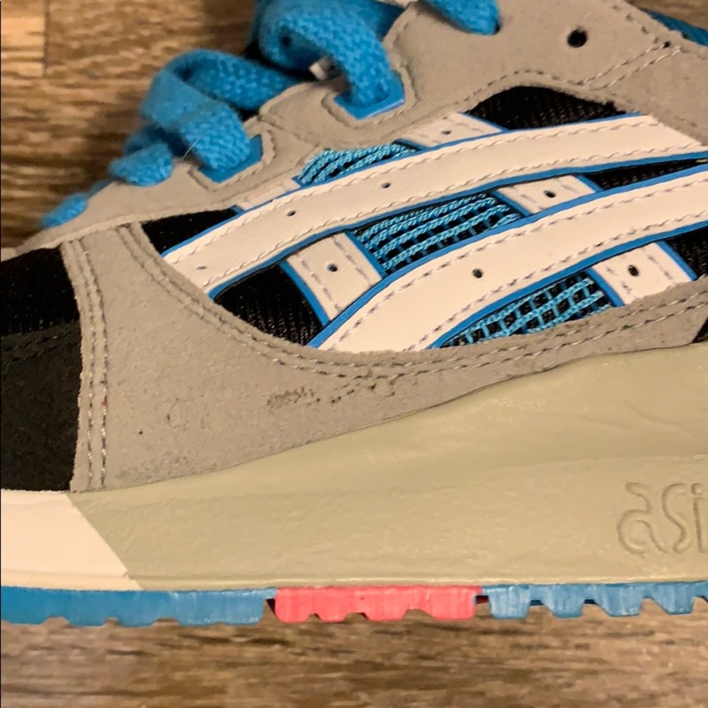 ASICS - Picture 5 of 5
